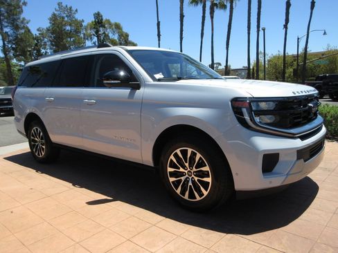 Certified 2025 Ford Expedition Max Platinum AWD/4WD image 6