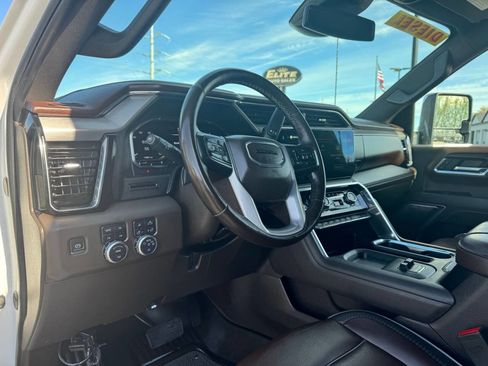 Used 2025 GMC Sierra 3500 Denali AWD/4WD image 18