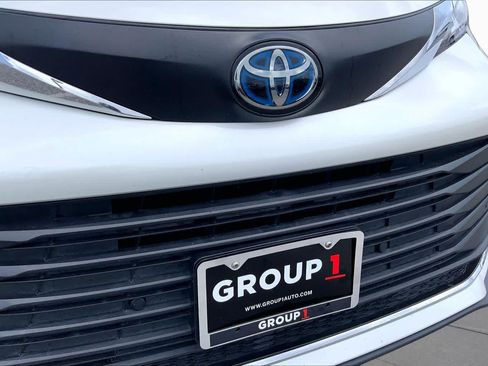 Used 2021 Toyota Sienna XLE FWD image 29