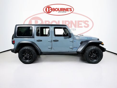 Used 2024 Jeep Wrangler Unlimited image 10