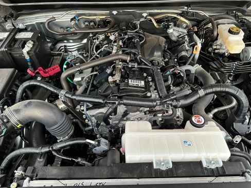 Used 2025 Toyota Tacoma SR image 31