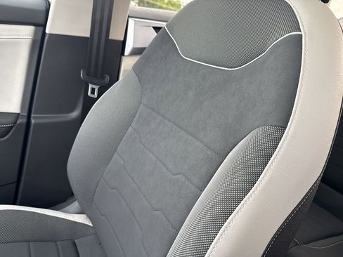 New 2025 Volkswagen Taos SE image 41