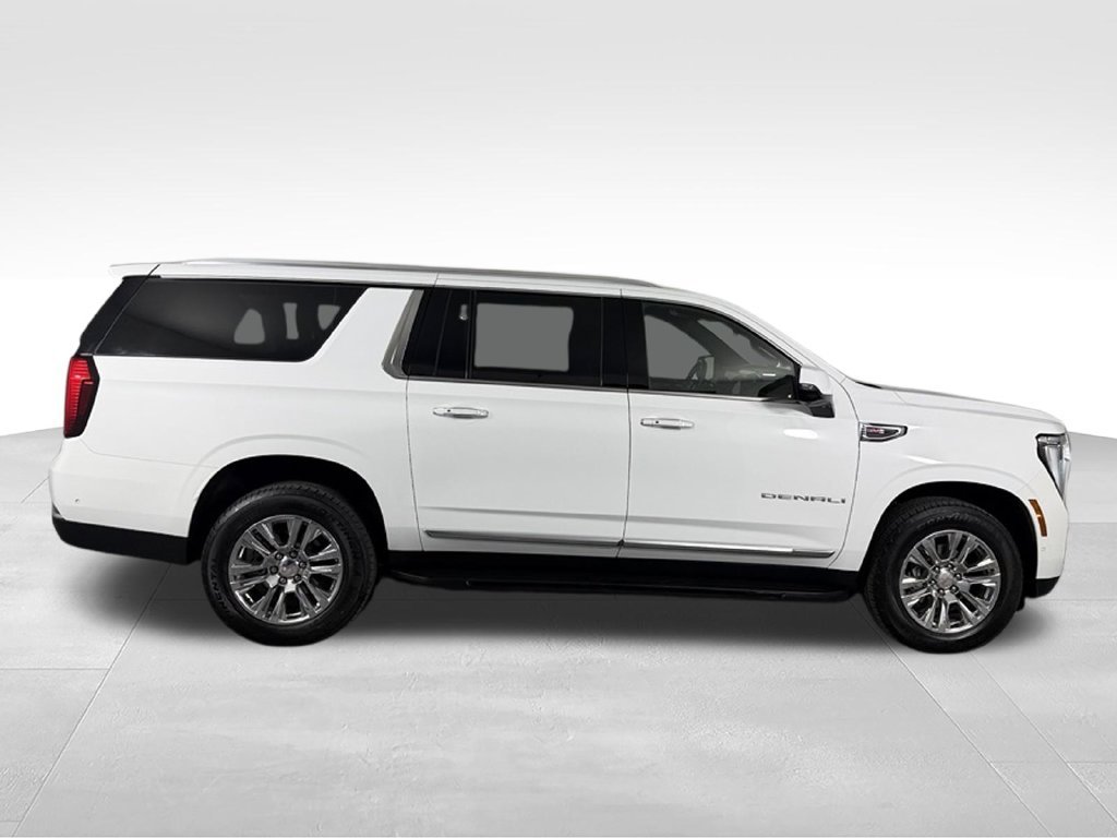 Used 2025 GMC Yukon XL Denali AWD/4WD image 6