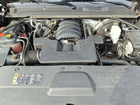 Used 2017 GMC Yukon SLT image 31