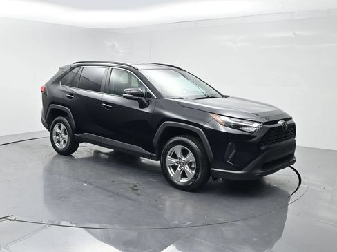 Used 2024 Toyota RAV4 XLE AWD/4WD image 2