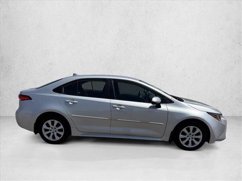 Used 2024 Toyota Corolla LE FWD image 4