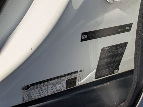 Used 2022 Land Rover Discovery S R-Dynamic image 32