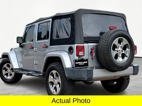 Used 2016 Jeep Wrangler Unlimited Sahara w/ Connectivity Group image 12