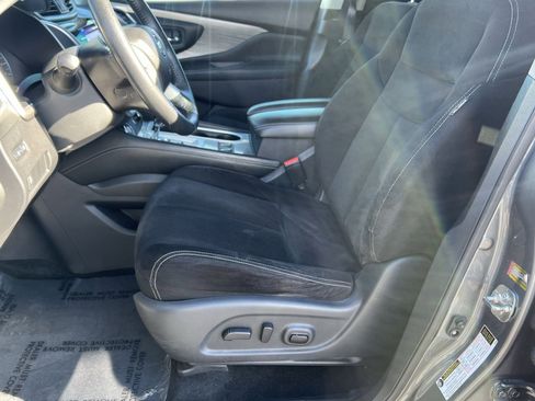 Used 2018 Nissan Murano SV w/ Premium Package image 10