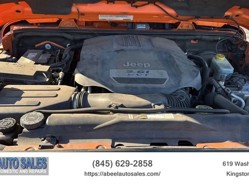 Used 2012 Jeep Wrangler Unlimited Sahara image 11