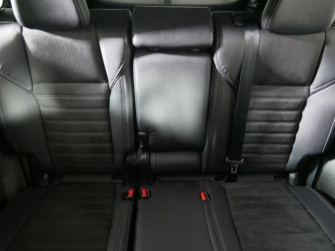 Used 2023 Mitsubishi Outlander SE image 13