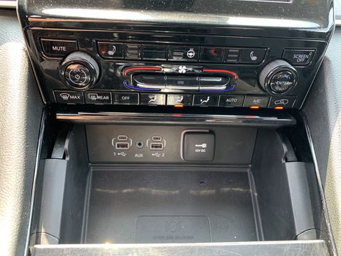 Certified 2023 Jeep Grand Cherokee Laredo w/ Luxury Tech Group I RWD image 29