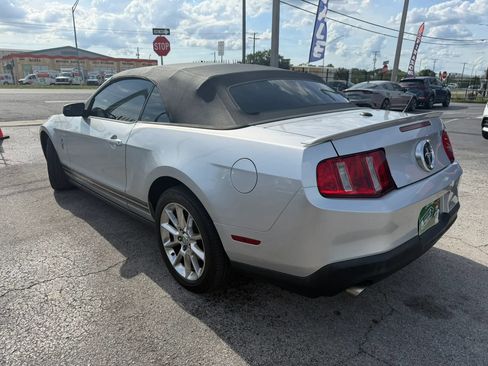 Used 2011 Ford Mustang Premium w/ 202A Rapid Spec Order Code RWD image 9
