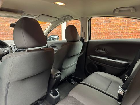 Used 2021 Honda HR-V LX image 26