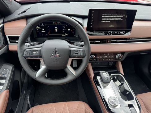 New 2025 Mitsubishi Outlander SEL image 10