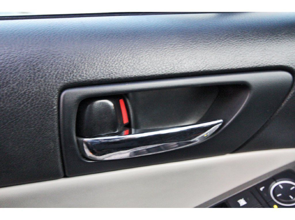 Used 2014 Lexus IS 250 w/ F-Sport Package RWD image 21