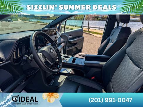 Used 2022 Toyota Sienna XSE w/ XSE Plus Package AWD/4WD image 18
