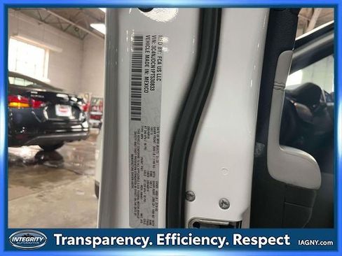 Used 2023 Jeep Compass Limited w/ Elite Group AWD/4WD image 18