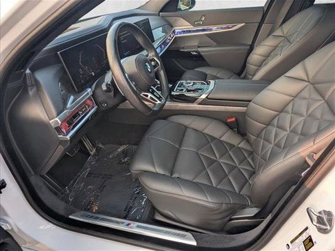 Certified 2025 BMW 740i 740i w/ Premium Package image 17