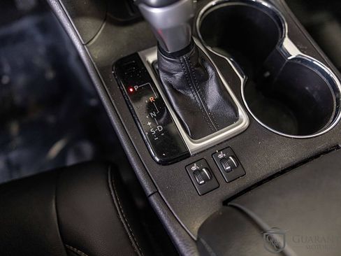 Used 2019 Toyota Highlander XLE AWD/4WD image 31