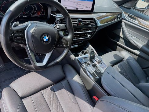 Used 2022 BMW 530i xDrive w/ Premium Package AWD/4WD image 7