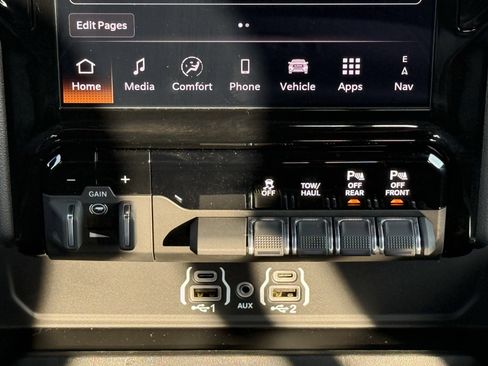 Used 2025 RAM 2500 Laramie image 28