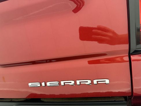 Used 2024 GMC Sierra 1500 Denali w/ Technology Package AWD/4WD image 5