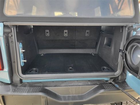 Used 2021 Ford Bronco Black Diamond image 7