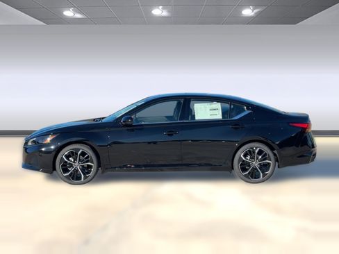 New 2025 Nissan Altima 2.5 SR w/ SR Premium Package image 2