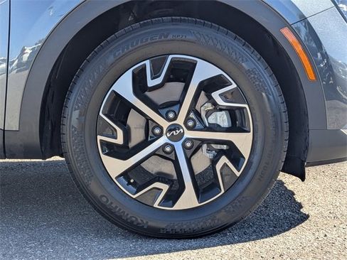 Certified 2025 Kia Sportage EX image 13