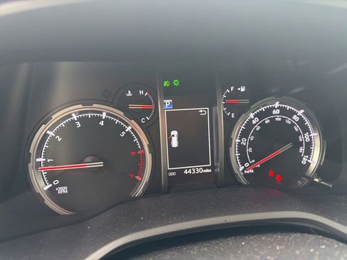 Used 2022 Toyota 4Runner TRD Off-Road Premium AWD/4WD image 4