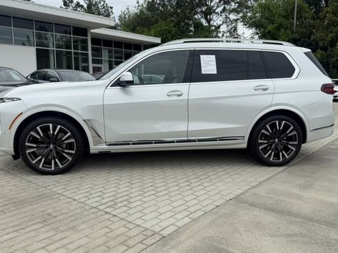 Certified 2024 BMW X7 xDrive40i AWD/4WD image 3