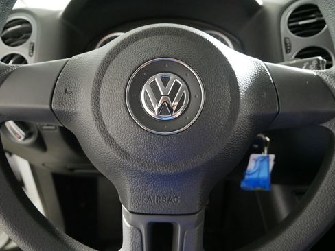 Used 2017 Volkswagen Tiguan Limited FWD image 25
