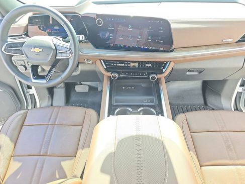 Used 2025 Chevrolet Tahoe High Country image 9