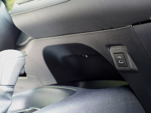 Used 2024 Toyota Corolla LE FWD image 33