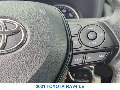 Used 2021 Toyota RAV4 LE w/ Carpet Mat Package (TMS) AWD/4WD image 19