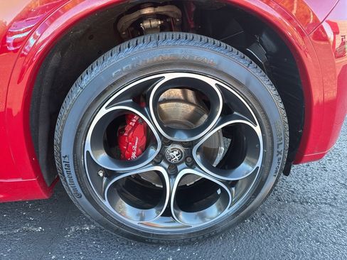 Used 2022 Alfa Romeo Stelvio Veloce image 21