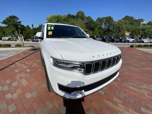Used 2022 Jeep Wagoneer Series I RWD image 4