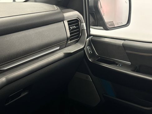 Used 2023 Ford F150 Platinum image 36