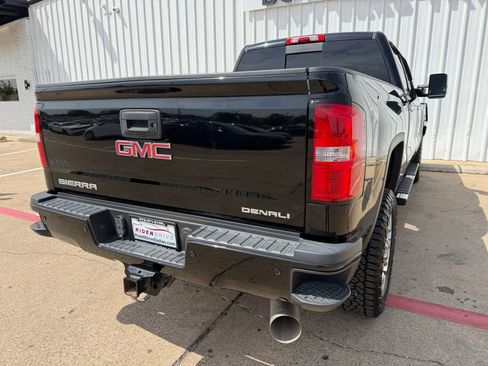 Used 2017 GMC Sierra 2500 Denali w/ Duramax Plus Package AWD/4WD image 6