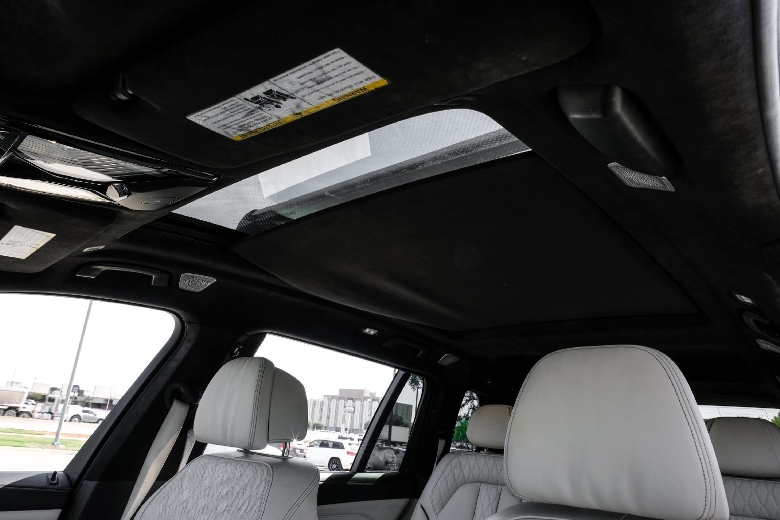 Used 2020 BMW X7 M50i w/ Dynamic Handling Package AWD/4WD image 5