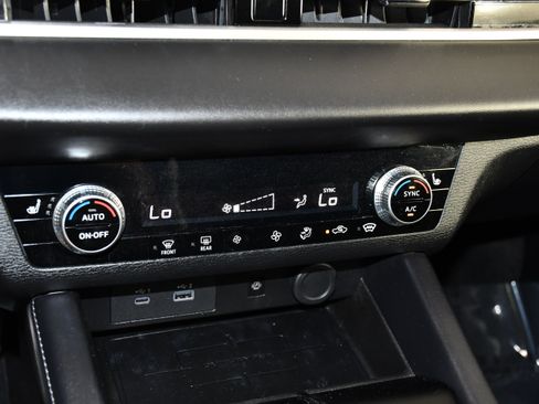 Used 2024 Mitsubishi Outlander SE AWD/4WD image 28