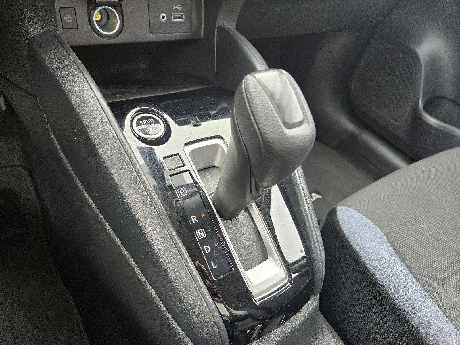 Used 2025 Nissan Versa SV FWD image 16