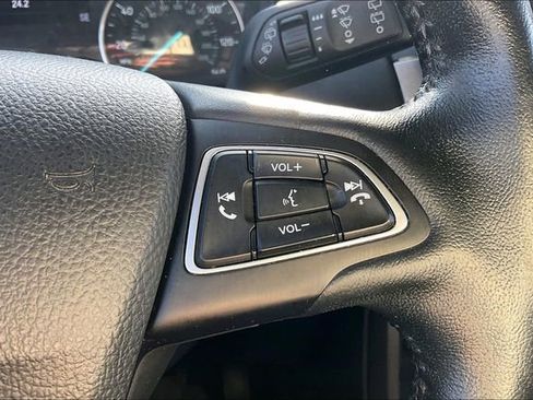 Used 2020 Ford EcoSport SE w/ SE Convenience Package image 19