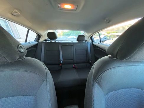 Used 2017 Chevrolet Cruze LT image 26