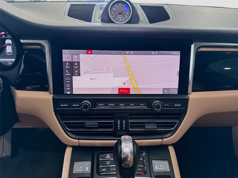 Used 2019 Porsche Macan S AWD/4WD image 11