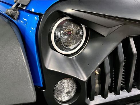 Used 2016 Jeep Wrangler Sport AWD/4WD image 21