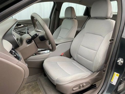 Used 2016 Chevrolet Malibu LT image 18