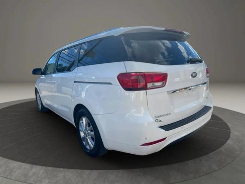 Used 2017 Kia Sedona LX w/ LX Essentials Premium Package FWD image 7
