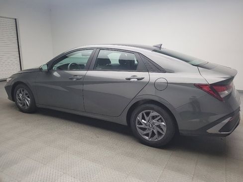 Used 2024 Hyundai Elantra SEL FWD image 3